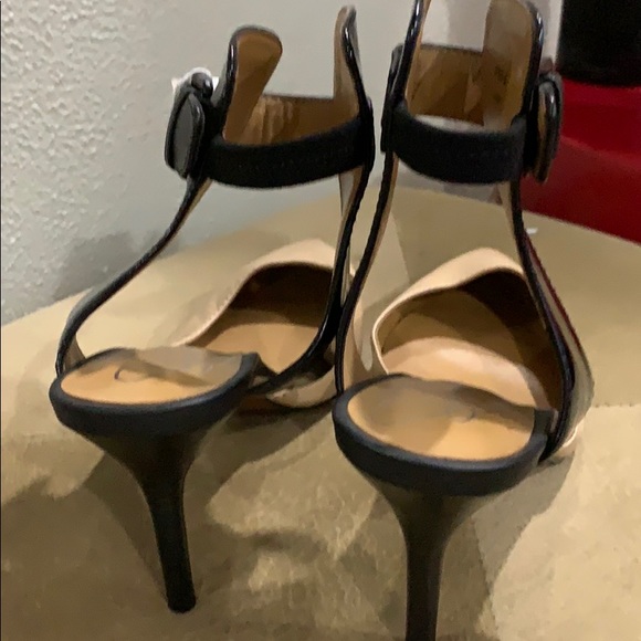 Report Signature , NWOT , 3 “ heel height . - Picture 3 of 5